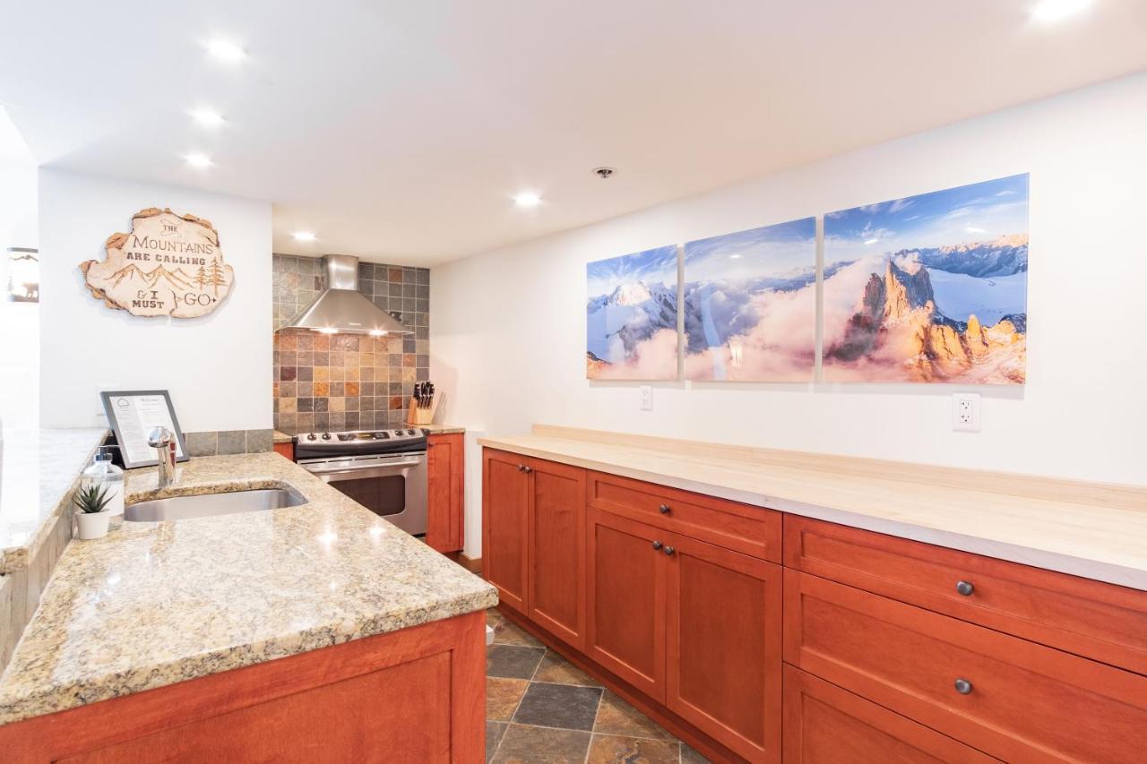 Carleton Lodge By Outpost Whistler Exterior foto